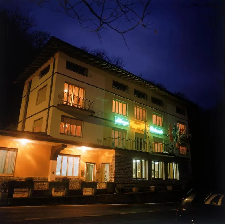 Hotel Poggio D'Oro Riva di Solto 2*,  Italy